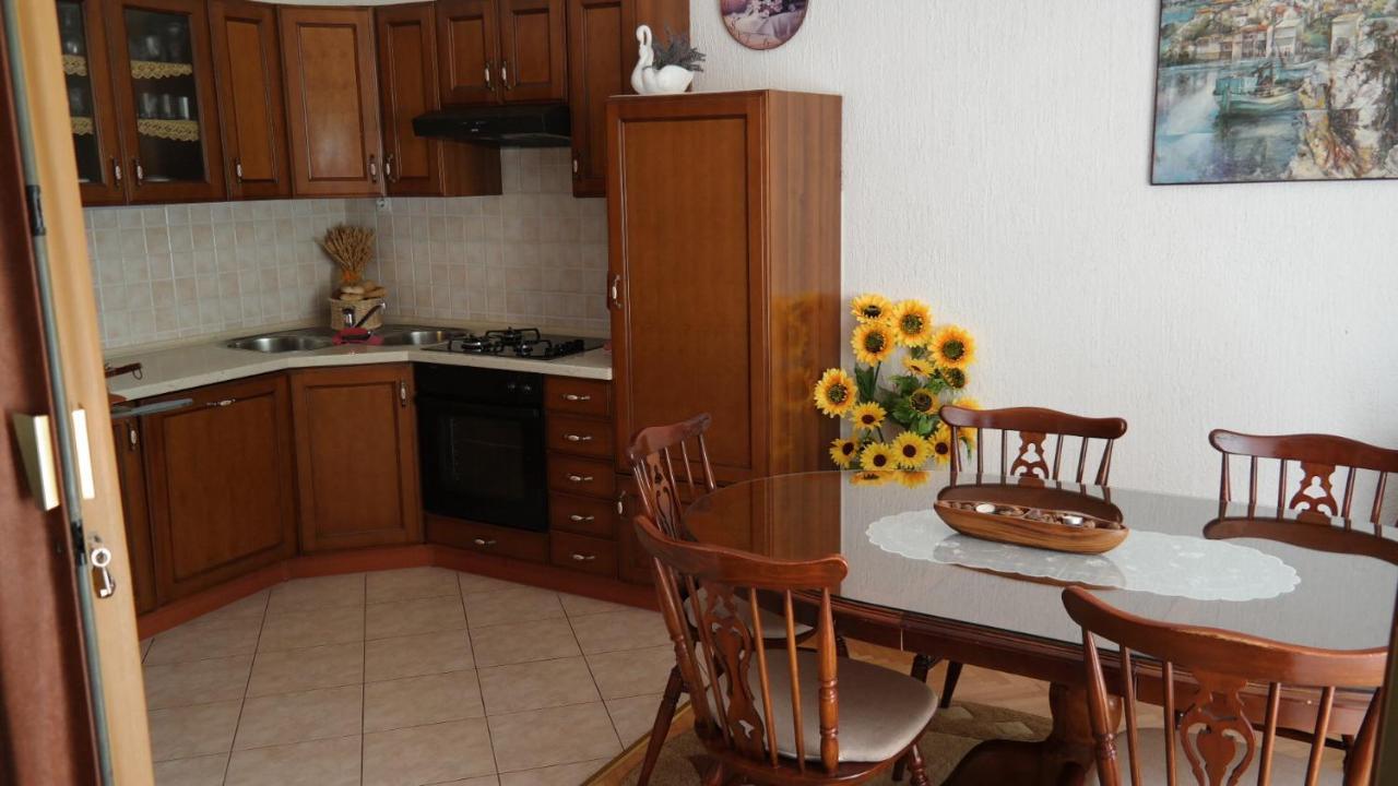 Apartman Ana Novi Vinodolski Esterno foto